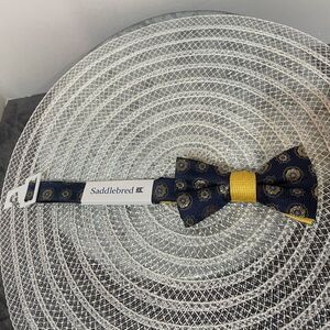 Saddlebred Men’s Bow Tie in Navy/Yellow NWT